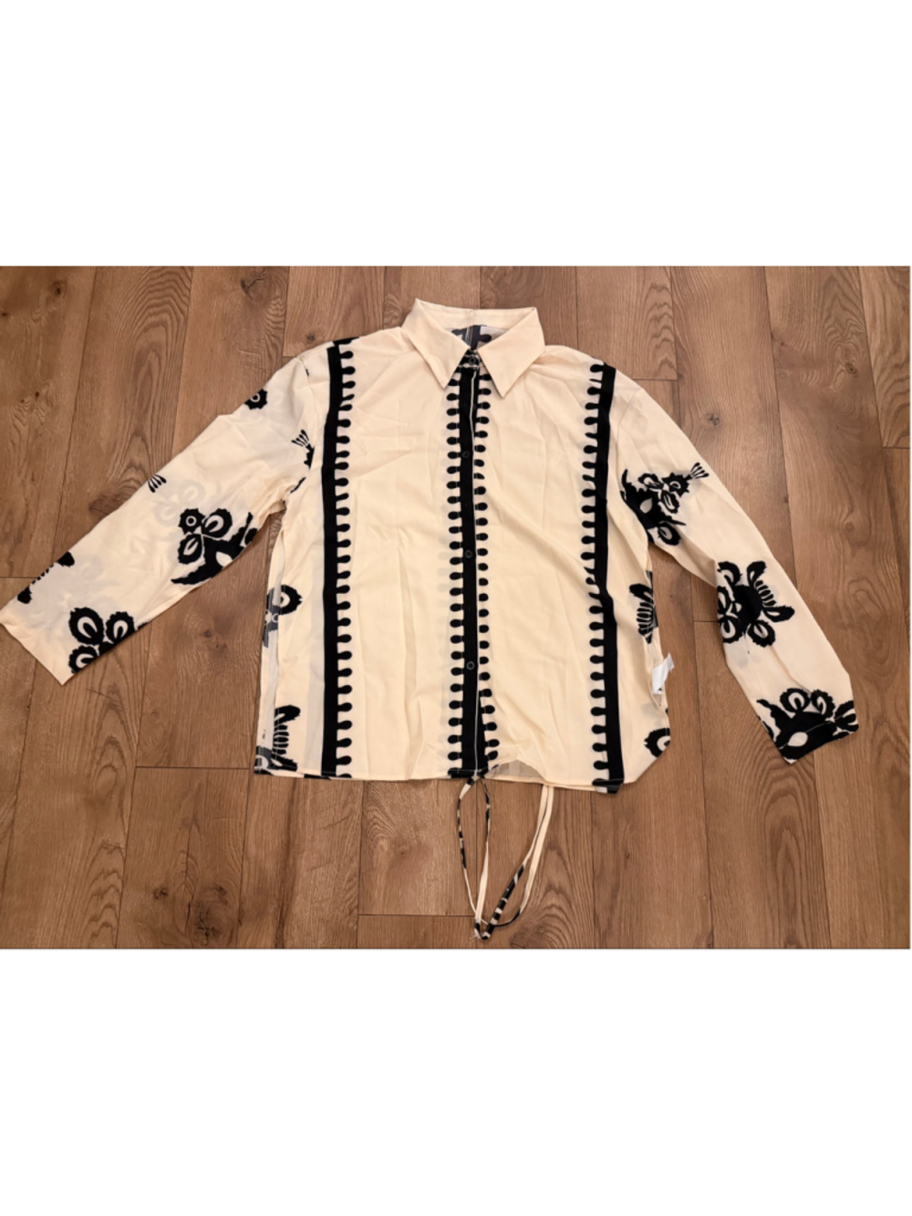 NEW Graphic Floral Print Blouse Cream Black Scalloped Trim Cinched Drawstring XL